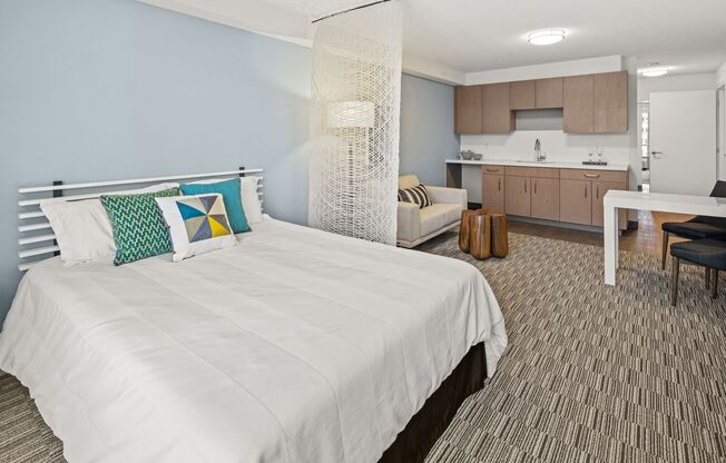 Studio, 1 bath, 415 sqft, $1,900