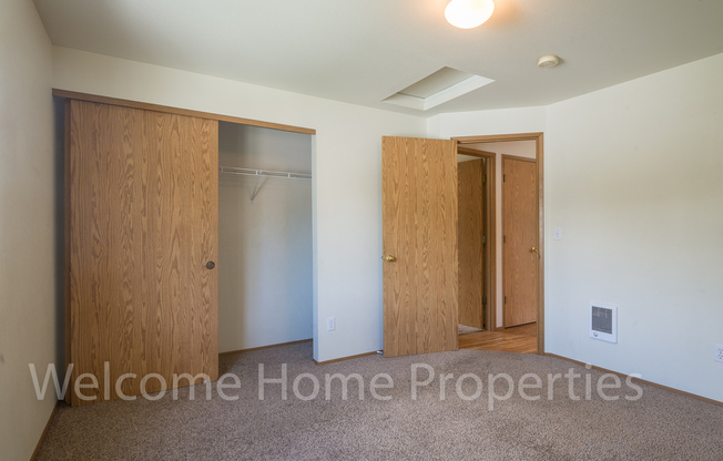 2 beds, 1 bath, $1,195