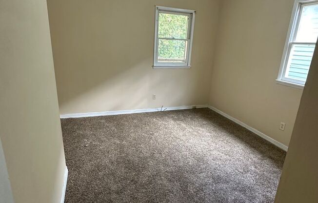 2 beds, 1 bath, $750