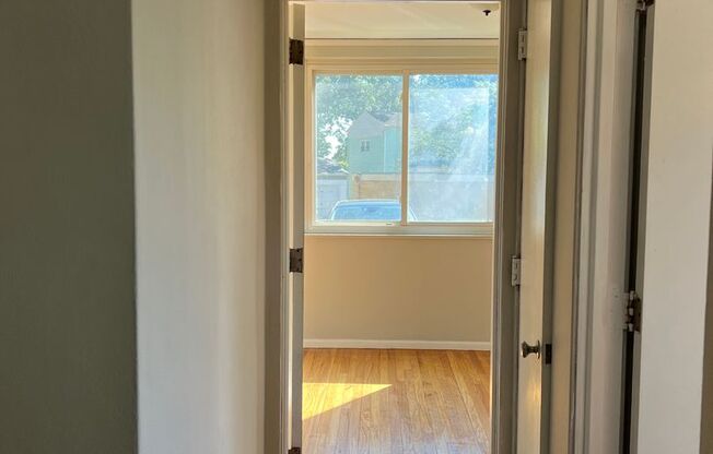 1 bed, 1 bath, $875, Unit 17 Flanders Lane