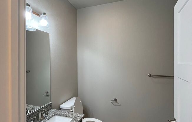 2 beds, 2 baths, 926 sqft, $1,550