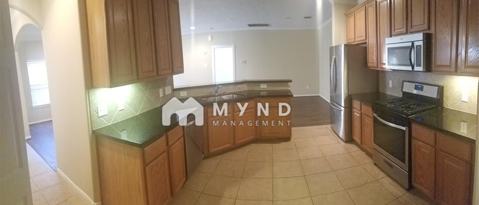 2015 Que Manor Dr