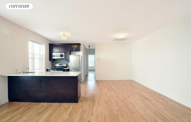 2 beds, 1 bath, $3,700, Unit 2