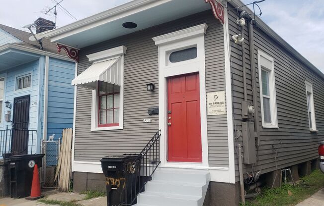 Single Family Home- 2 Bedroom and 2 Bath in Upper Mid-City (Section 8 Not Accepted)