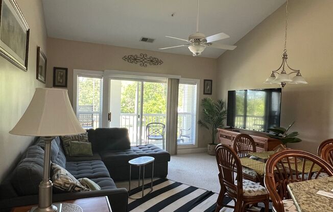 2 beds, 2 baths, $1,395, Unit Unit 305