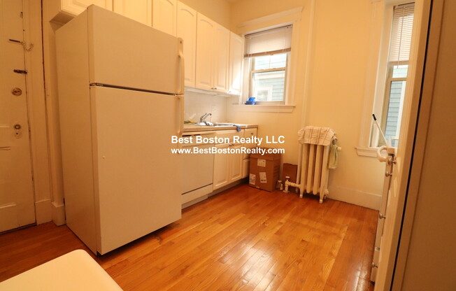 91 Trowbridge St