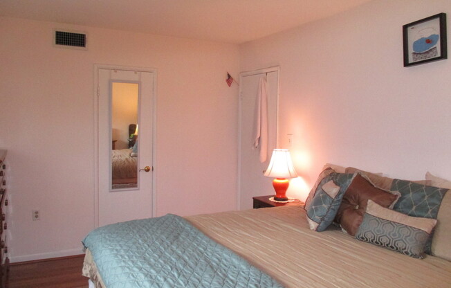 2 beds, 1 bath, $1,925, Unit Unit 102