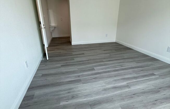 2 beds, 1 bath, 850 sqft, $2,325, Unit 9185-10