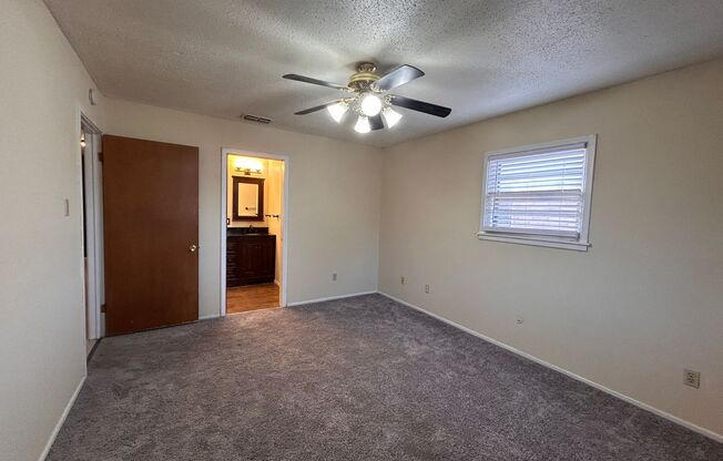 3 beds, 2 baths, $1,300