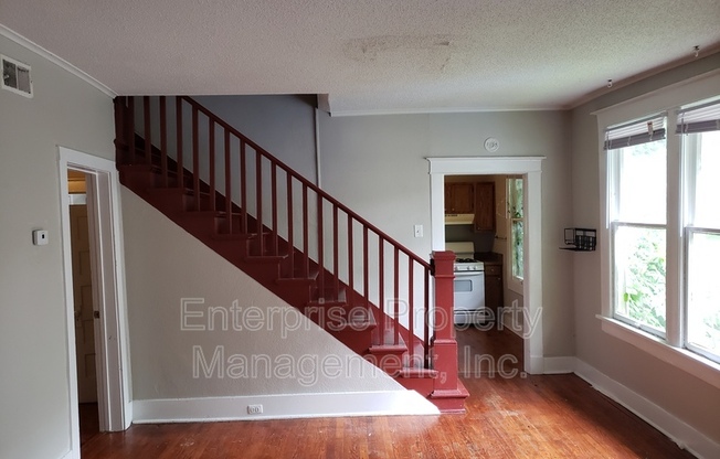 2 beds, 1 bath, $1,150