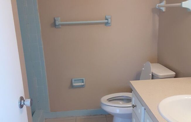 2 beds, 2 baths, 920 sqft, $1,245, Unit Unit # 607