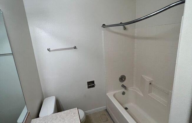 2 beds, 1.5 baths, $1,373