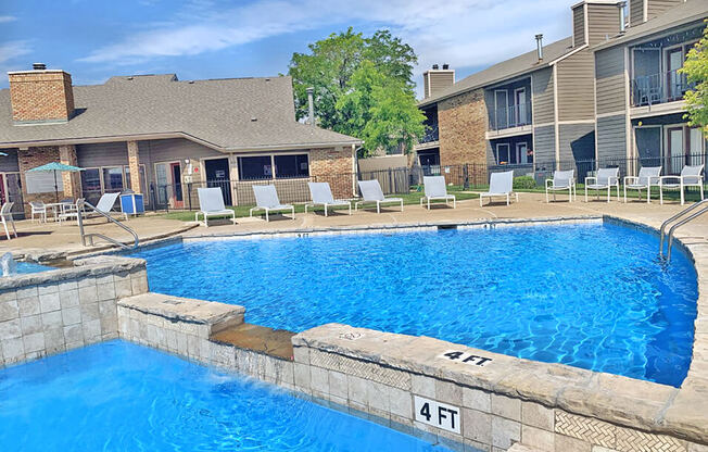 resort style swimming pool at Amarillo TX apts