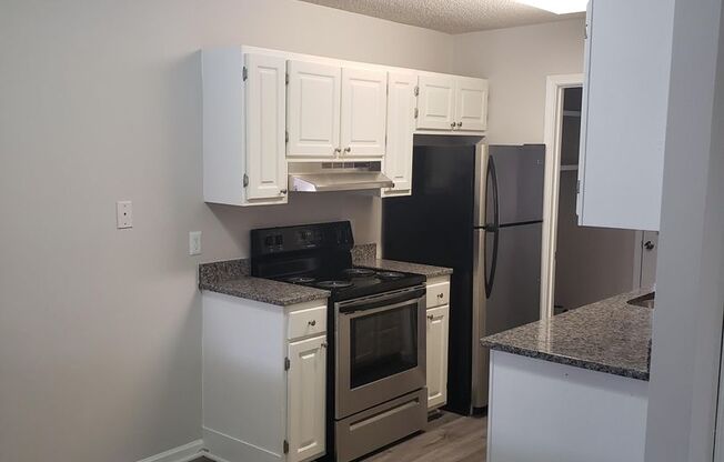 1 bed, 1 bath, 850 sqft, $1,325, Unit G5-RCC