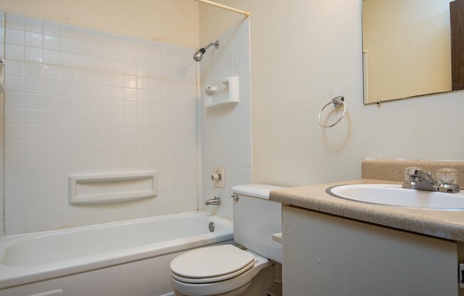 2 beds, 1 bath, 760 sqft, $1,375, Unit 75