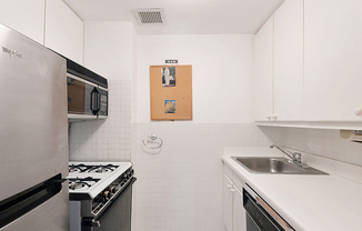 106 CENTRAL PARK S
