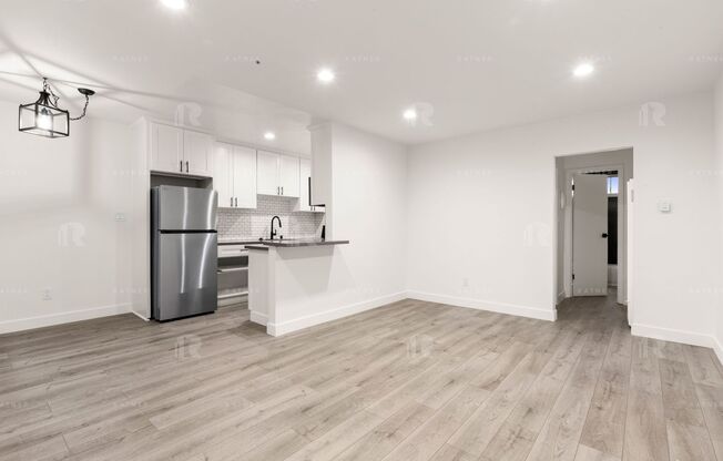 (Arely:B) 7259 Willoughby Avenue