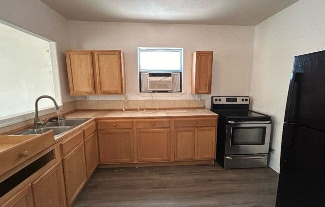 COMING SOON! Cute 3 Bedroom, 1 Bath Close to Downtown San Antonio.