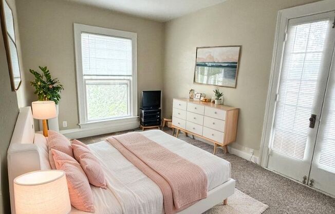 2 beds, 2 baths, 680 sqft, $1,150, Unit 206