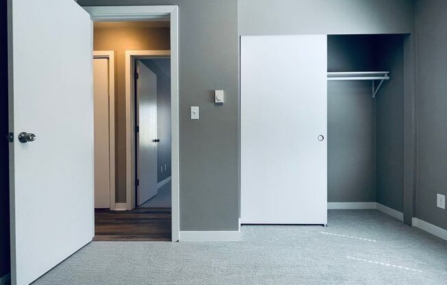 2 beds, 1 bath, 738 sqft, $2,395, Unit 3040-6