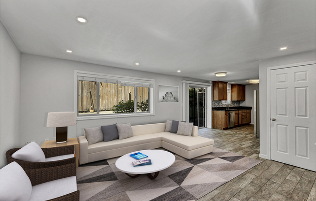 7041 15 AVE