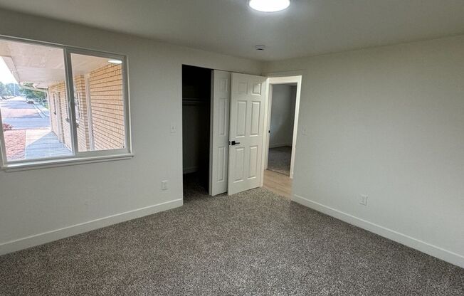 2 beds, 1 bath, $2,000