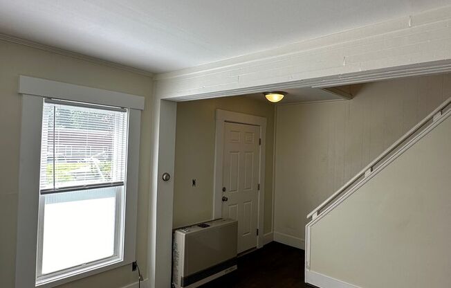 2bd/2ba single family - bonus room - balcony - garage