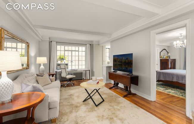 227 E 57 ST