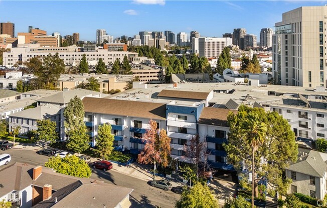 2 beds, 1 bath, 618 sqft, $2,850, Unit 524