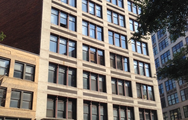 115 4 AVE
