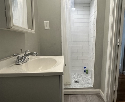 2 beds, 1 bath, $2,500, Unit 2