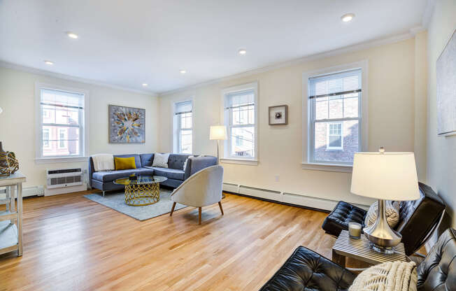1 bed, 1 bath, 812 sqft, $3,475