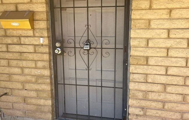 617-633 W 5th Ave