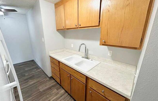 1 bed, 1 bath, 550 sqft, $1,425, Unit A04