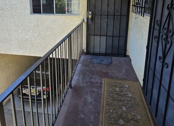 2219 S CRENSHAW BLVD