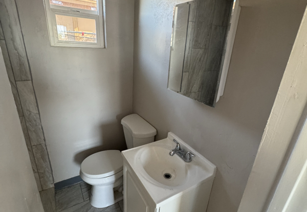 309 W 44 ST