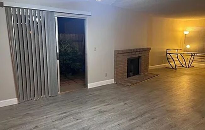 2 beds, 2 baths, $2,295, Unit 4828 Suncrest Way