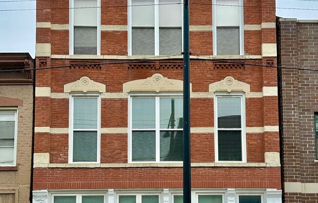 1832 S. Racine