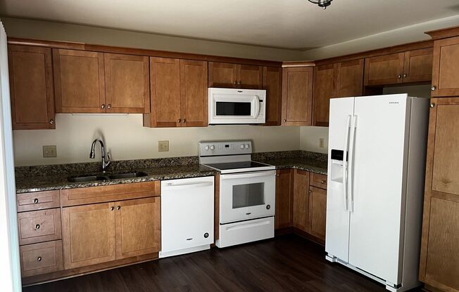 2 beds, 1.5 baths, 907 sqft, $1,400, Unit 19D