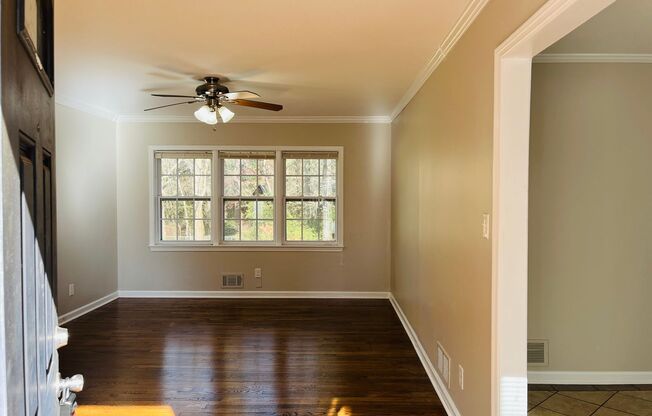 Beautifully renovated 3 bedroom 2 bathroom apartment in Lithia Springs! Must See!