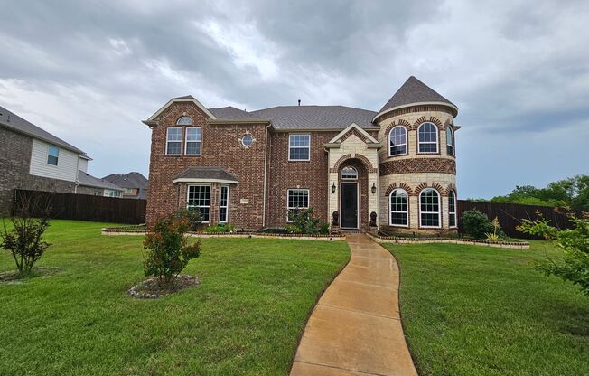 Beautiful 5 bedroom, 4 bathroom home in Garland, TX