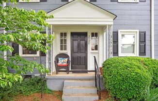 Renovated 2BR/1BA Condo close to shopping and the hospital