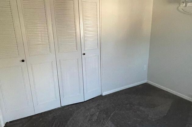 2 beds, 1 bath, $1,750, Unit G06
