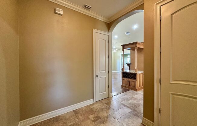 Spacious Haile Plantation Apartment – 3BR/2BA with Over 2,000 Sq. Ft. | Pet Friendly & Prime Location!