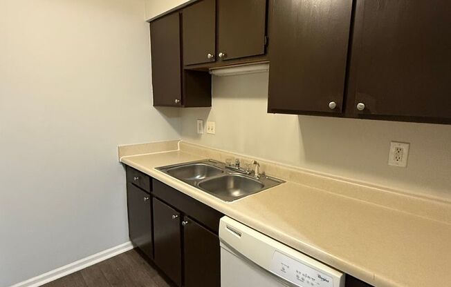 2 beds, 1 bath, 775 sqft, $890, Unit 364I