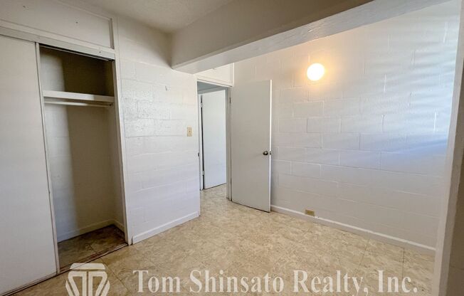 2 beds, 1 bath, $1,300