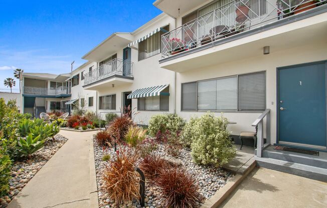 1030 20th St in Santa Monica - North of Wilshire Blvd!