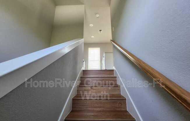 2 beds, 2 baths, 1,400 sqft, $1,499