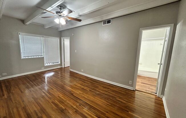 1 bed, 1 bath, 700 sqft, $1,275, Unit 243