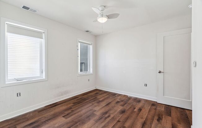 2 beds, 2 baths, 915 sqft, $2,300, Unit 416